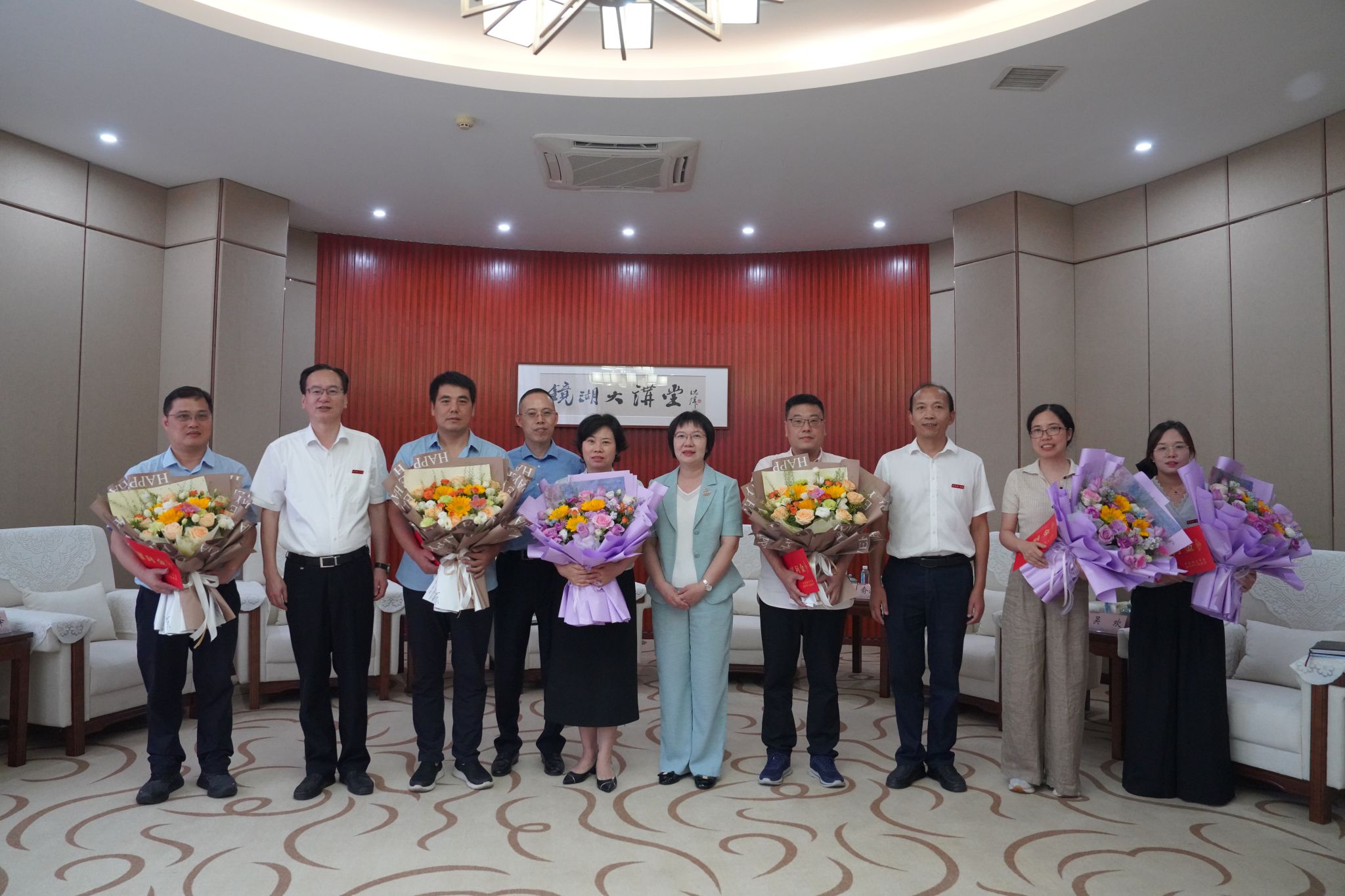市委副书记、市长吴登芬看望慰问我院优秀教师代表